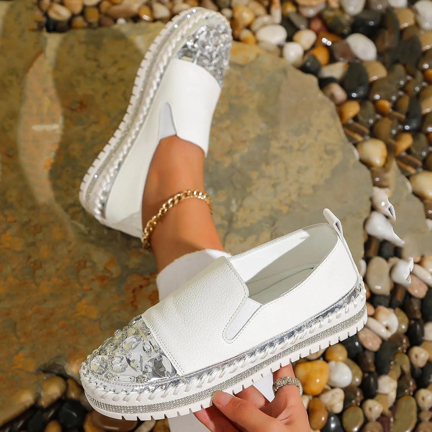Ladies Fashion Solid Leather Panel with Rhinestone Decoration Thick Sole Casual Single Casual Classic Shoes for Men