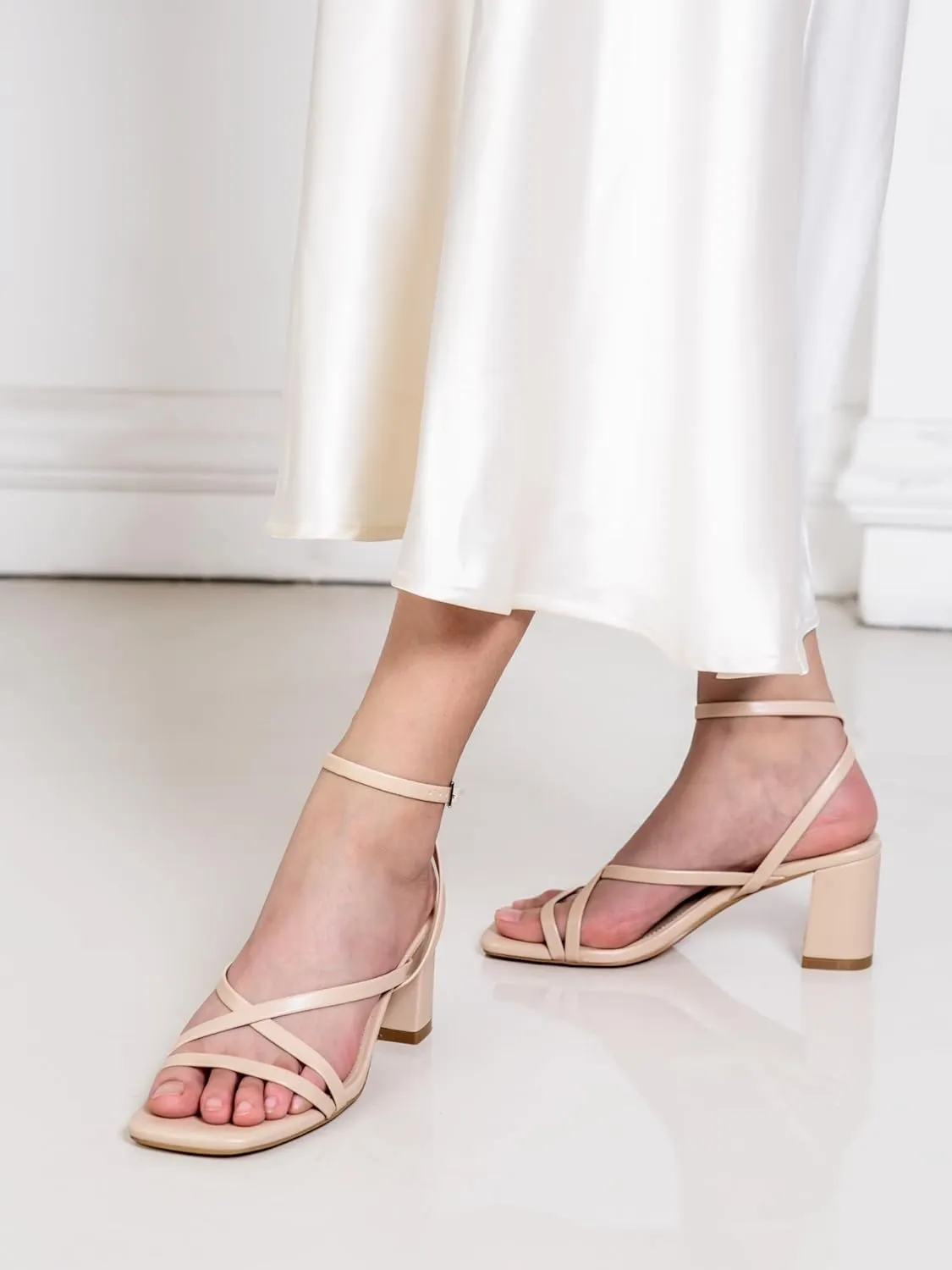 Shoe'N Tale Strappy Heels for Women Block Chunky Heels Open Square Toe Ankle Strap Buckle Sandals