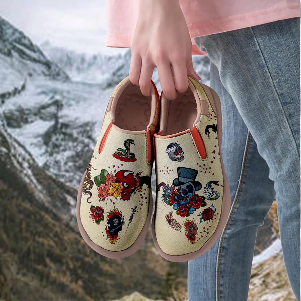 Slip On Loafers for Mens Travel Shoes Walking Comfort Wolf Totem Sole Fashion Sneaker Retro Painted