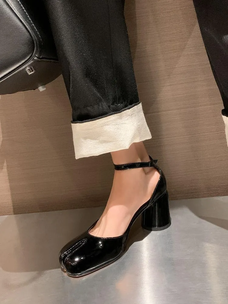 Tabi Shoes Leather Split Toe Mary Janes Sandals Alternative Non Slip Breathable Cute Y2K Kawaii Fashion Trendy Elegant Dressy Pumps Office Business Summer Fall Outdoors Rave Beach