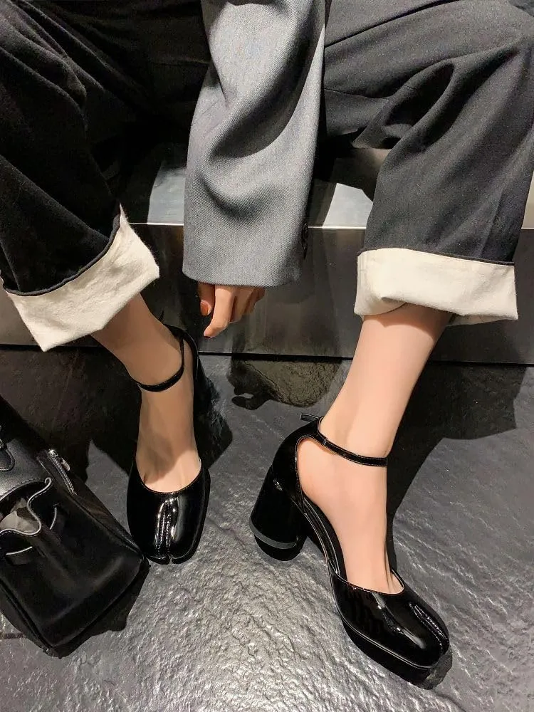 Tabi Shoes Leather Split Toe Mary Janes Sandals Alternative Non Slip Breathable Cute Y2K Kawaii Fashion Trendy Elegant Dressy Pumps Office Business Summer Fall Outdoors Rave Beach