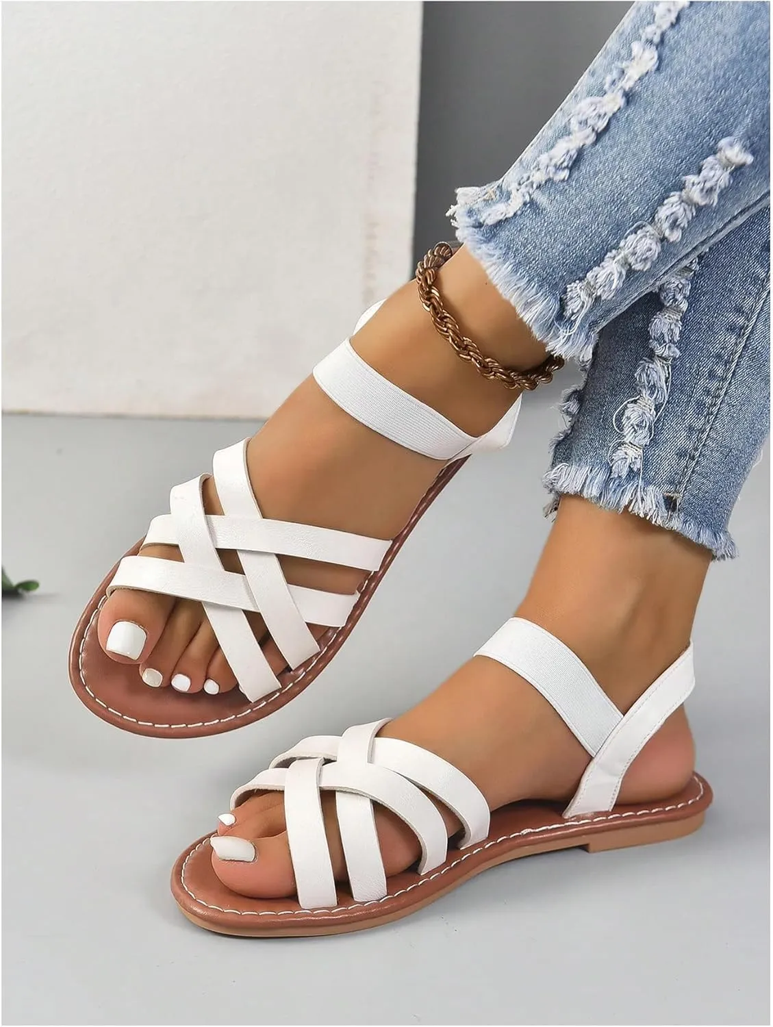 Verdusa Women's PU Leather Crisscross Flats Sandals Open Toe Outdoor Sandal
