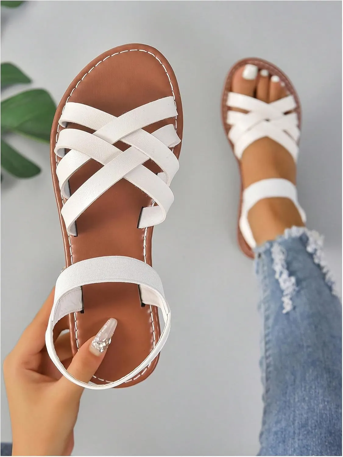 Verdusa Women's PU Leather Crisscross Flats Sandals Open Toe Outdoor Sandal
