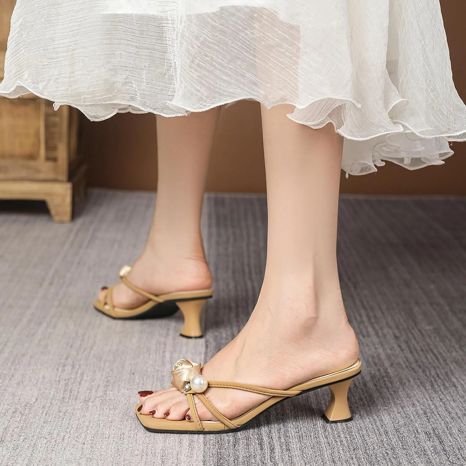 Women's Elegant 3D Floral Pearl Strappy Kitten Heel Sandals Square Open Toe Silp On Lightweight Non-Slip Casual Low Heel Slide Sandals for Wedding Bride Party Evening